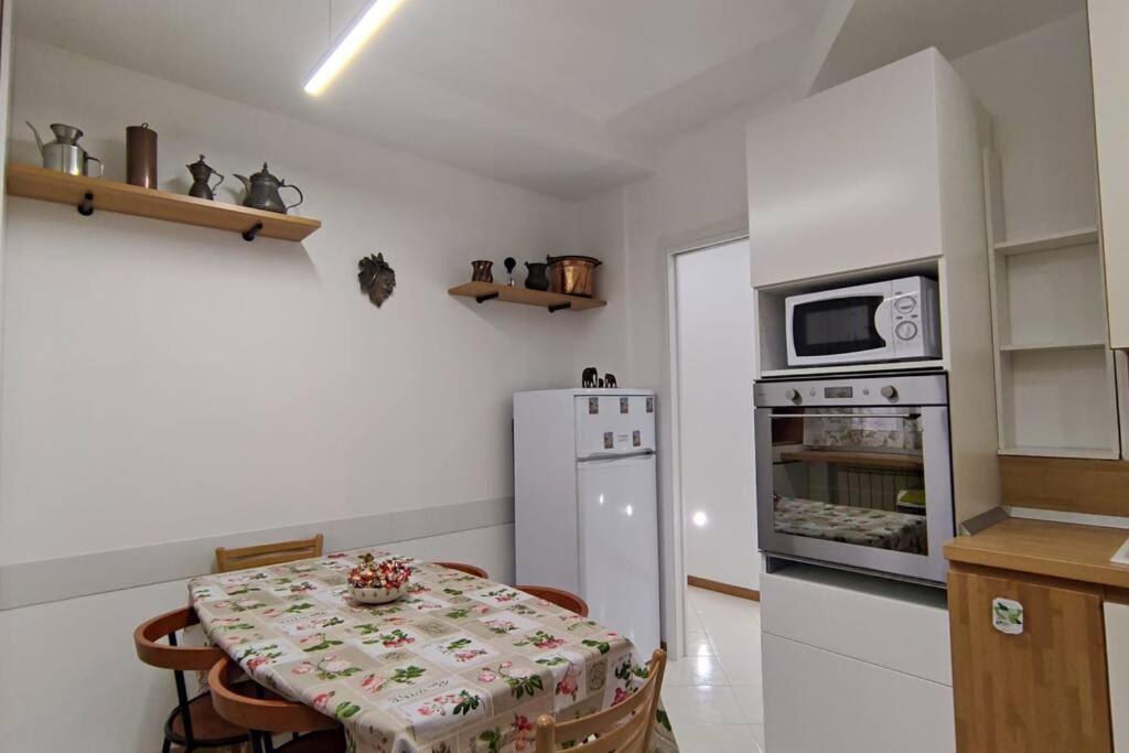 Elegante Alloggio Zona Storica Lecco Extérieur photo